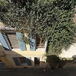 Maison Cosy Avec Rooftop Et Bbq - Roquette