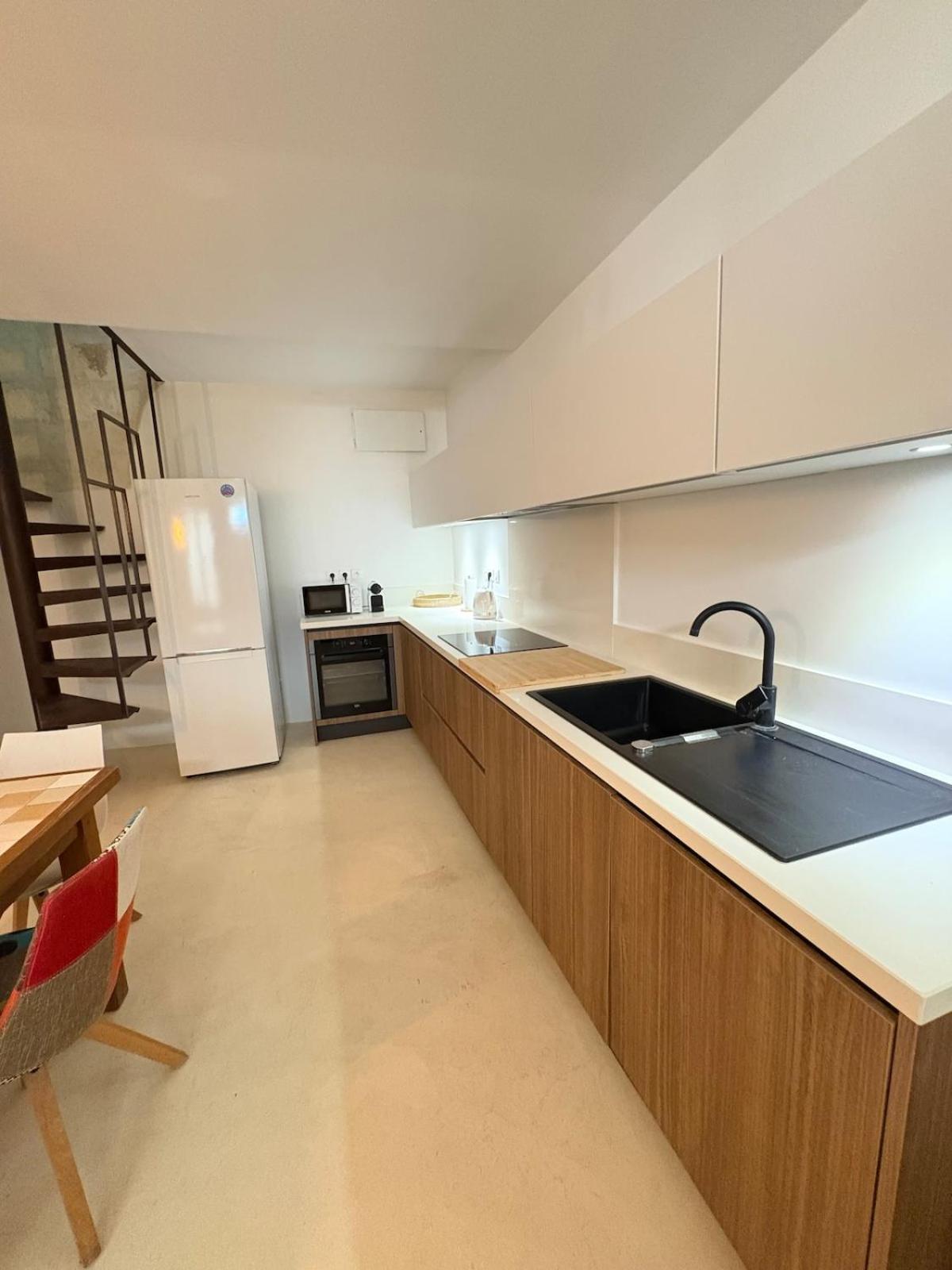 Appartement Maison Cosy Avec Rooftop Et Bbq - Roquette