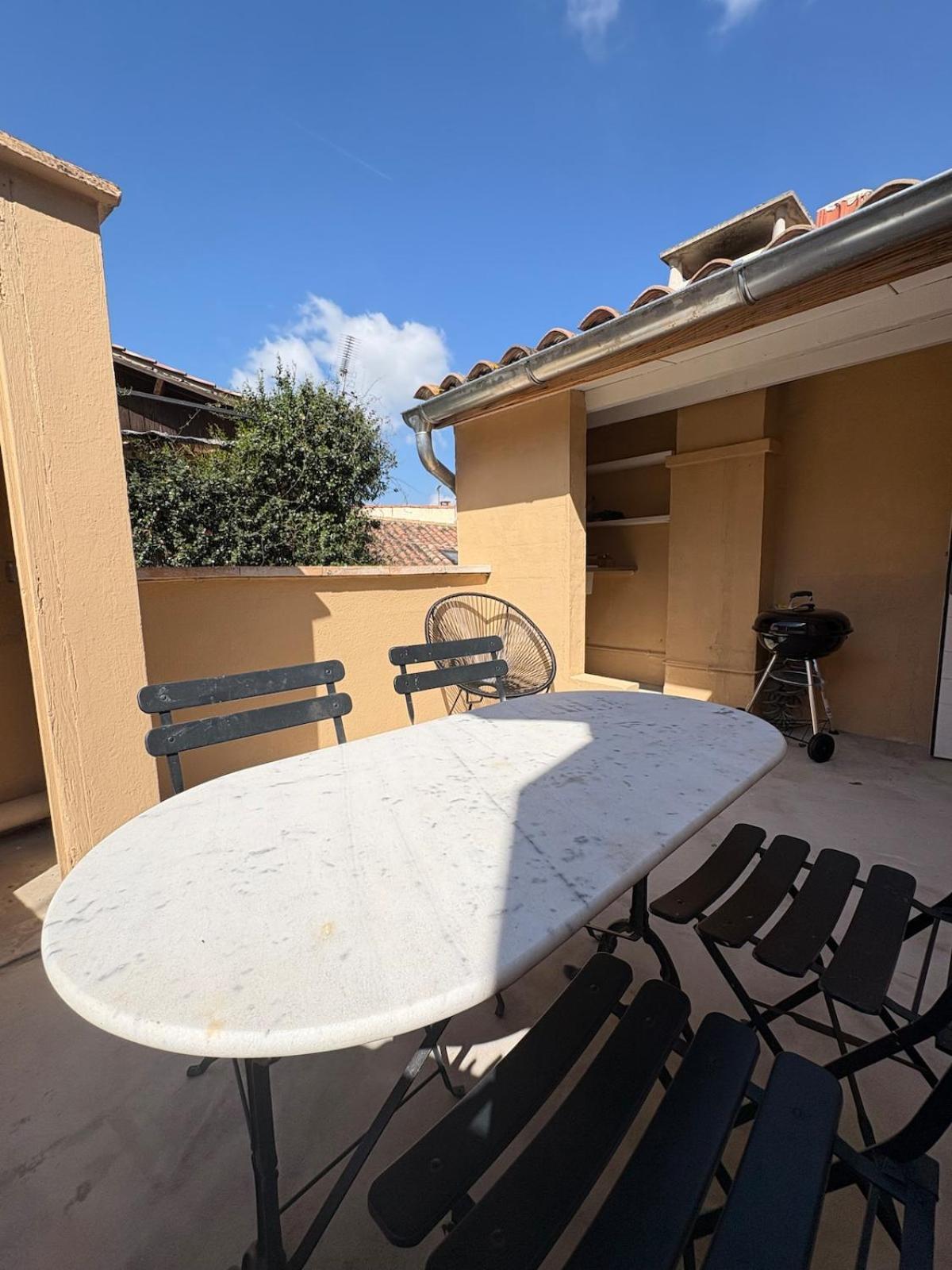 Maison Cosy Avec Rooftop Et Bbq - Roquette Appartement Arles