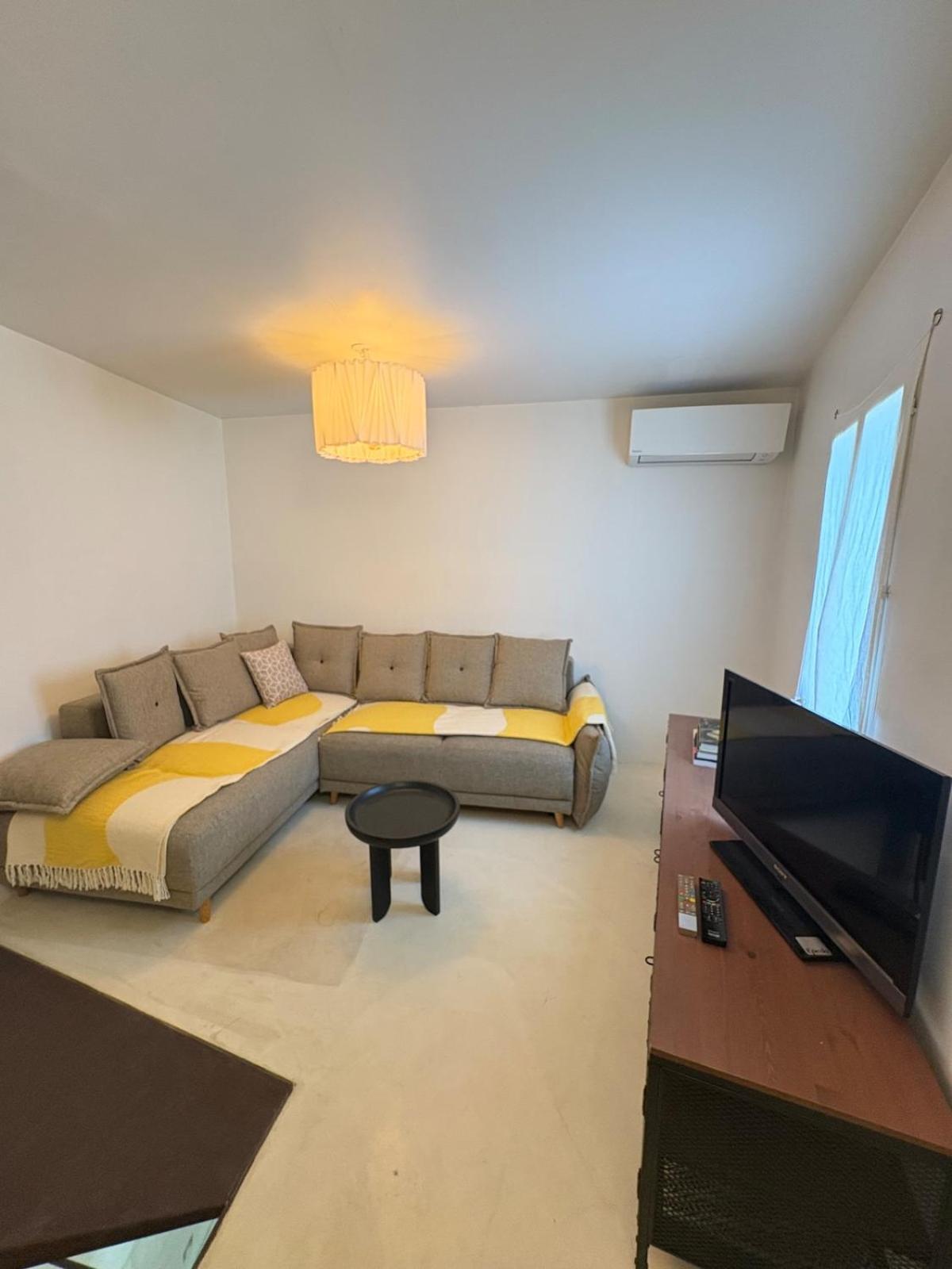Maison Cosy Avec Rooftop Et Bbq - Roquette